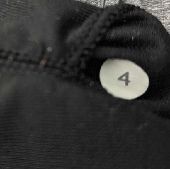 Lululemonâ•‘Short Stop Braâ•‘Size 4 - Picture 4 of 4